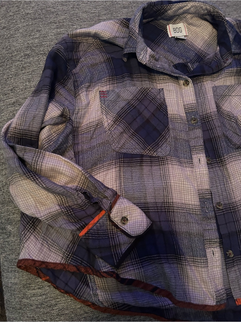 BDG S oversized crop flannel blue and White Plaid Button-Down Shirt - Picture 2 of 6
